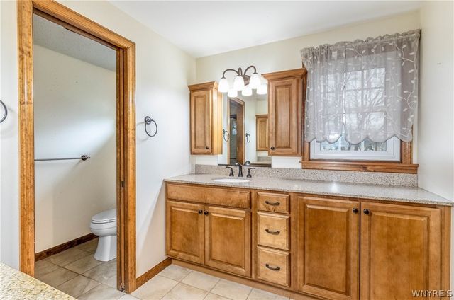 25 Coventry Lane, Orchard Park, NY 14127