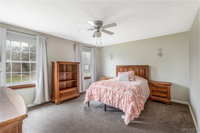 25 Coventry Lane, Orchard Park, NY 14127