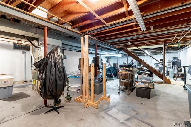 25 Coventry Lane, Orchard Park, NY 14127