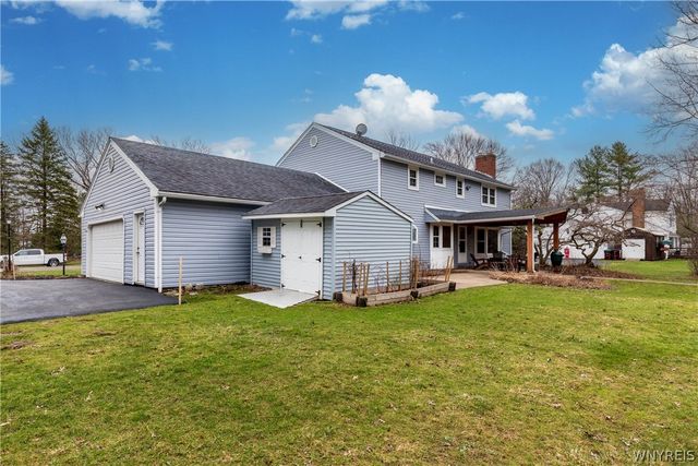 25 Coventry Lane, Orchard Park, NY 14127