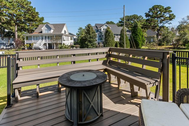 228 Swallowtail Court, Mount Pleasant, SC 29464