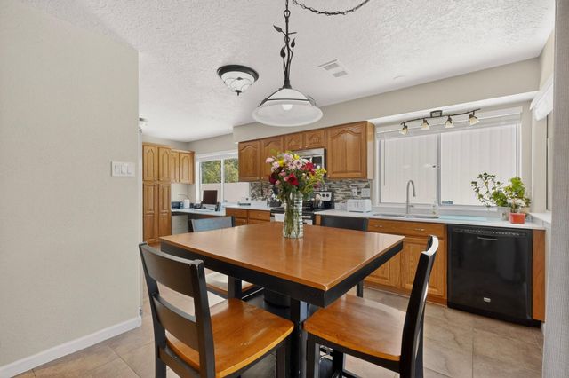 12518 Iroquois Place NE, Albuquerque, NM 87112
