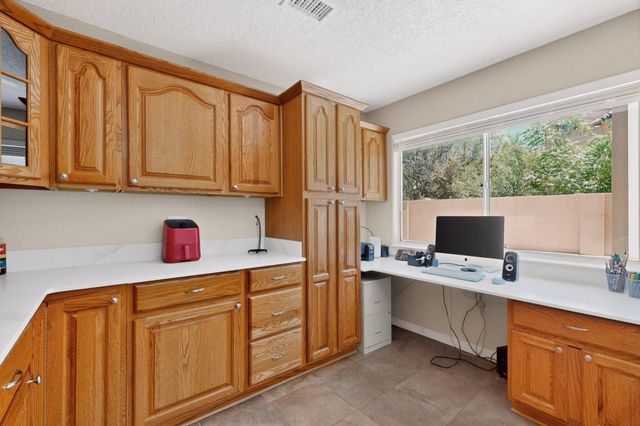 12518 Iroquois Place NE, Albuquerque, NM 87112