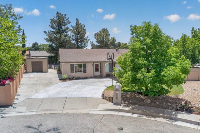 12518 Iroquois Place NE, Albuquerque, NM 87112