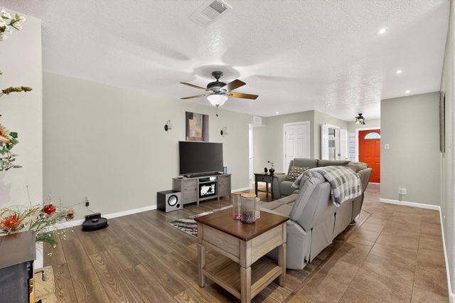 12518 Iroquois Place NE, Albuquerque, NM 87112