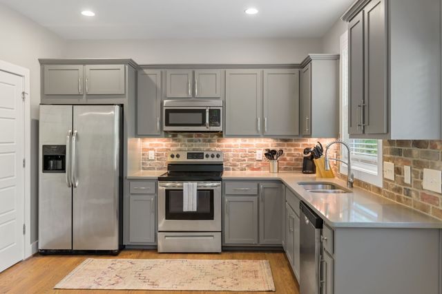 2676 Hartford Dr, Nashville, TN 37210