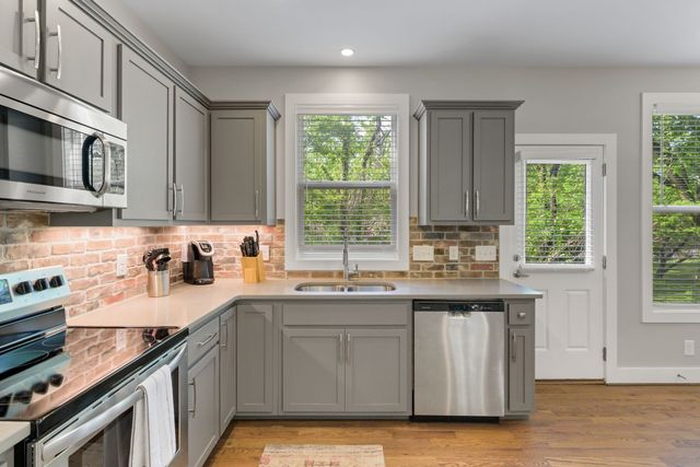 2676 Hartford Dr, Nashville, TN 37210