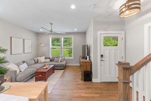 2676 Hartford Dr, Nashville, TN 37210