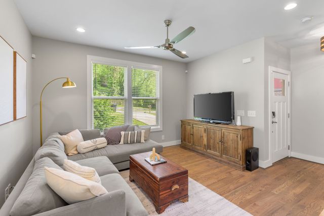 2676 Hartford Dr, Nashville, TN 37210
