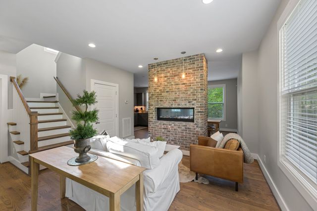 2676 Hartford Dr, Nashville, TN 37210