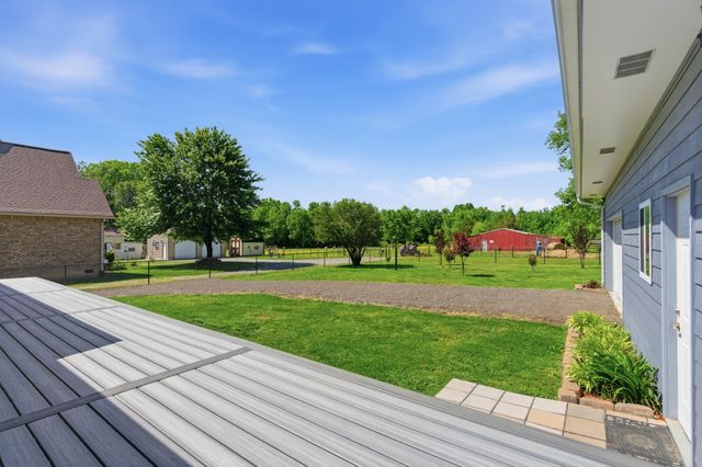 105 Brooklawn Dr, White House, TN 37188