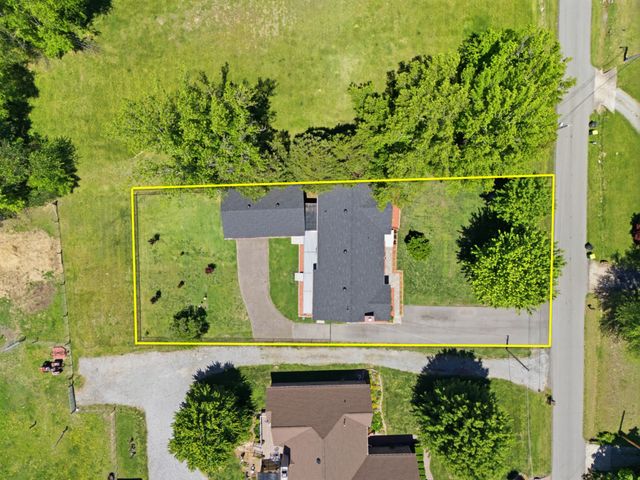 105 Brooklawn Dr, White House, TN 37188