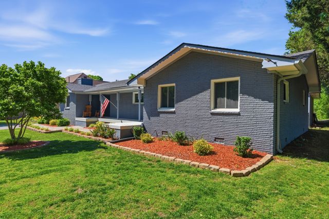 105 Brooklawn Dr, White House, TN 37188