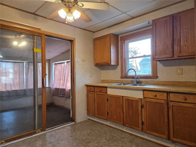 1517 34th Street NE, Cedar Rapids, IA 52402