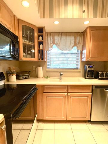 2929 SE Ocean Boulevard 117, Stuart, FL 34996