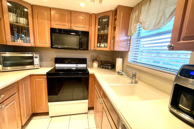 2929 SE Ocean Boulevard 117, Stuart, FL 34996