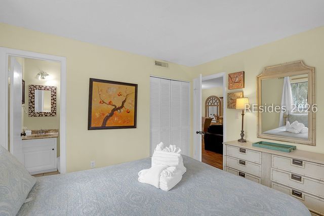 45 Folly Field Rd Apt 13E, Hilton Head Island, SC 29928