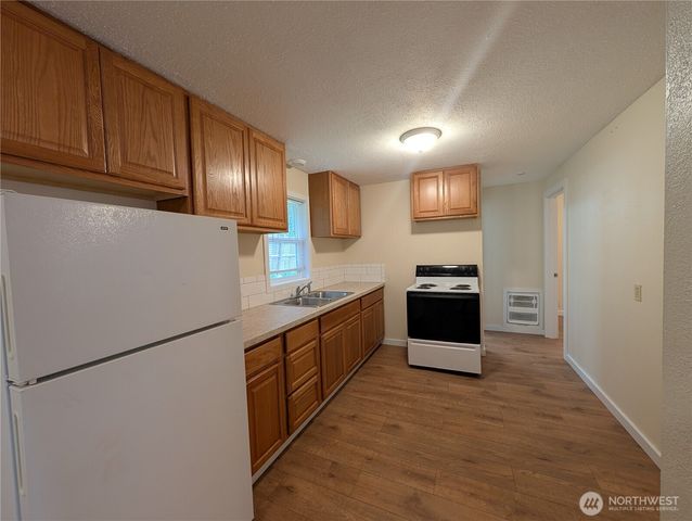 11002 Idlewild Road SW, Lakewood, WA 98498