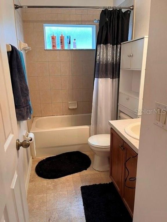 Image 21 of property listing at 10049 SAVANNAH BLUFF LANE, Orlando, FL 32829