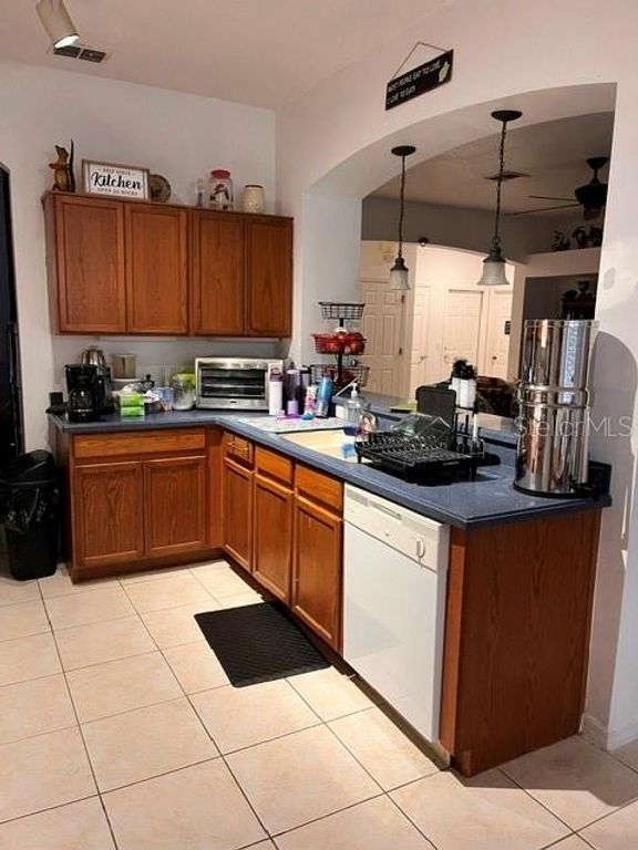 Image 6 of property listing at 10049 SAVANNAH BLUFF LANE, Orlando, FL 32829