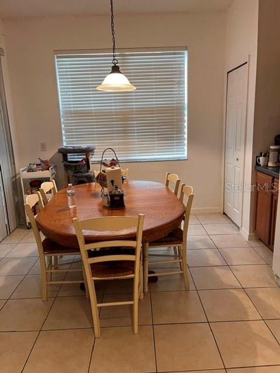 Image 8 of property listing at 10049 SAVANNAH BLUFF LANE, Orlando, FL 32829