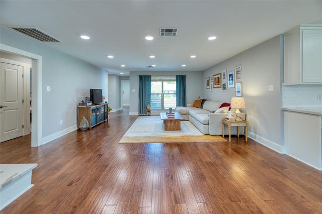 1814 Tattenhall Drive, Houston, TX 77008