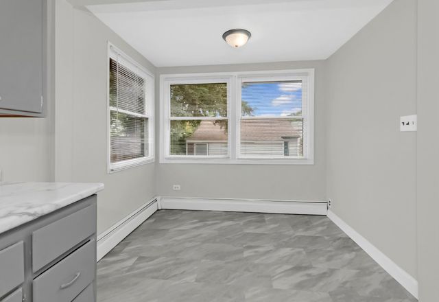 1124 Jessamine Avenue E, Saint Paul, MN 55106