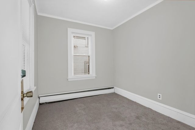 1124 Jessamine Avenue E, Saint Paul, MN 55106