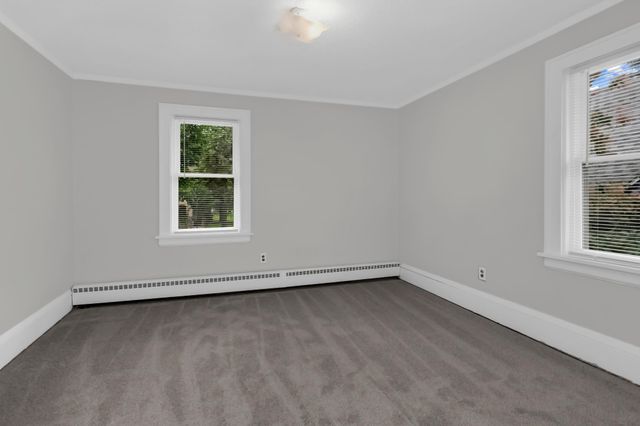 1124 Jessamine Avenue E, Saint Paul, MN 55106