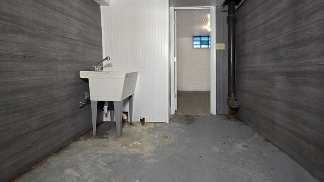 1124 Jessamine Avenue E, Saint Paul, MN 55106