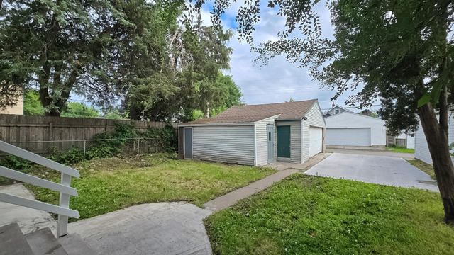 1124 Jessamine Avenue E, Saint Paul, MN 55106