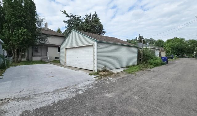 1124 Jessamine Avenue E, Saint Paul, MN 55106