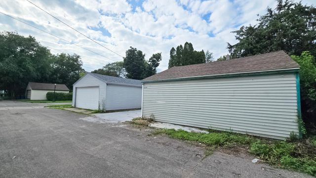 1124 Jessamine Avenue E, Saint Paul, MN 55106