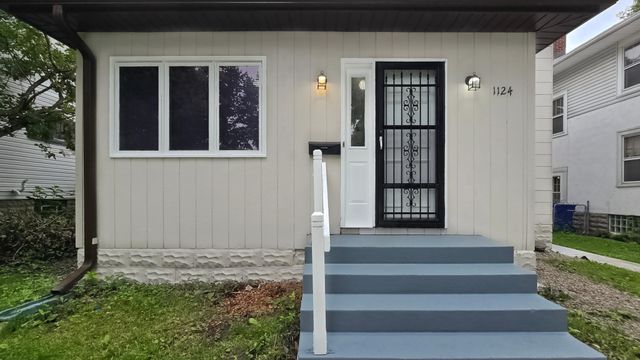1124 Jessamine Avenue E, Saint Paul, MN 55106
