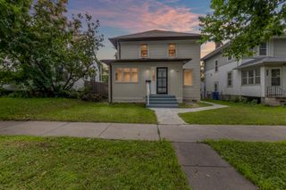 1124 Jessamine Avenue E, Saint Paul, MN 55106