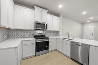 2766 Mariposa Creek Drive, Iowa Colony, TX 77583