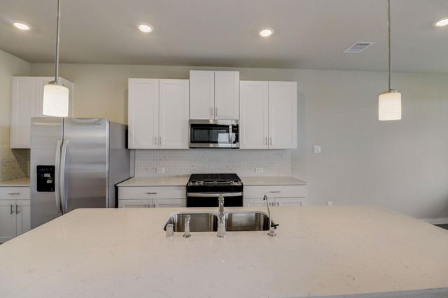 567 Avisa Drive, Kemah, TX 77565