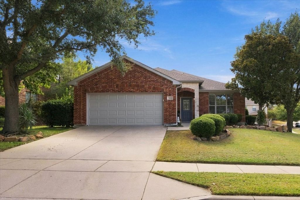 1000 Prairie Heights Drive, Fort Worth, TX 76108 — photo 2