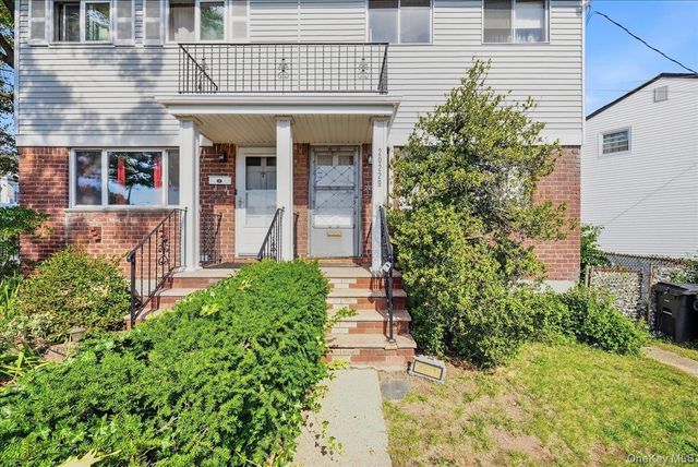 20229 120th Avenue, Saint Albans, NY 11412