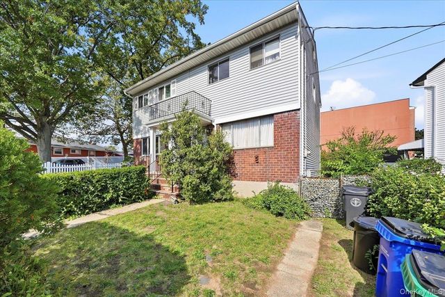 20229 120th Avenue, Saint Albans, NY 11412