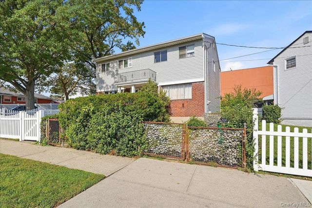 20229 120th Avenue, Saint Albans, NY 11412