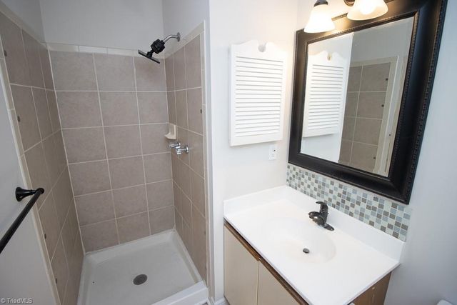 1404 Grantland Place, Greensboro, NC 27410