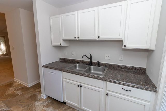 1404 Grantland Place, Greensboro, NC 27410