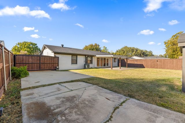 13766 Heartside Place, Farmers Branch, TX 75234