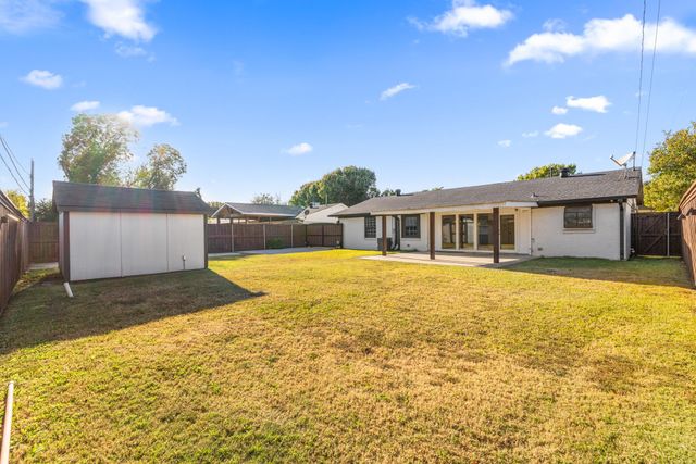 13766 Heartside Place, Farmers Branch, TX 75234