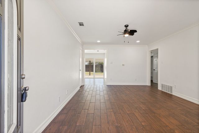 13766 Heartside Place, Farmers Branch, TX 75234