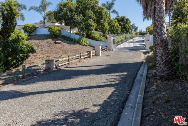 1751 Monte Vista Drive, Vista, CA 92084