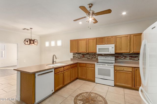 1410 E COUNTY DOWN Drive, Chandler, AZ 85249