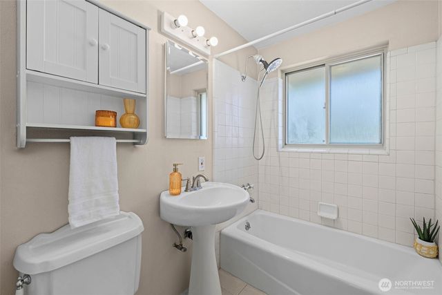 2306 N Shirley Street, Tacoma, WA 98406