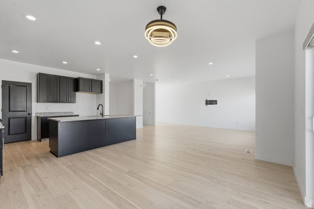915 N EVELYN ST, Farmington, UT 84025